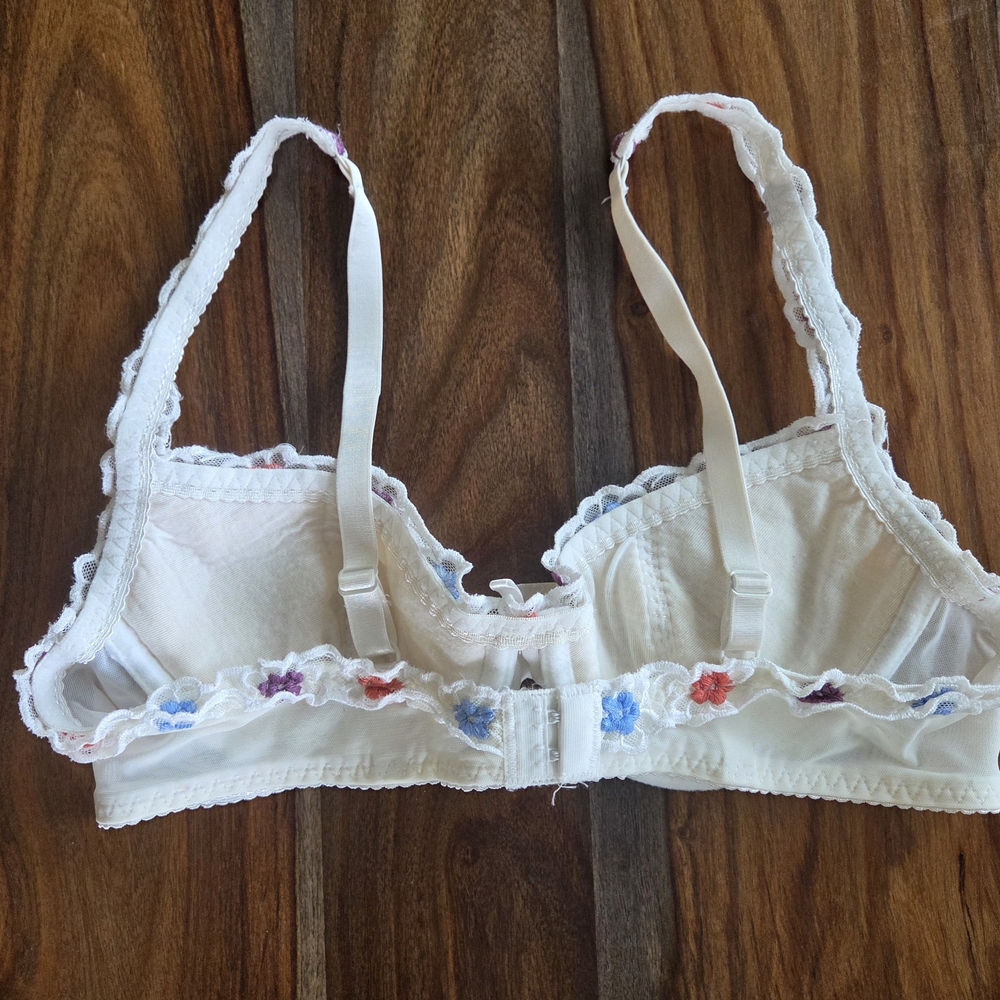 Lovely Floral Lace Ivory Bra 34B Ribbon Adjustable Underwire - Picture 3 of 5